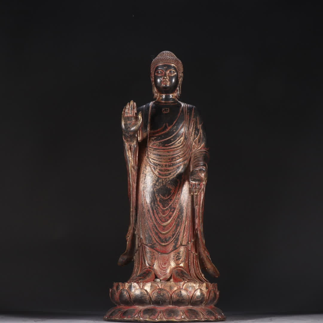 A bronze statue of Shakyamuni in the Qing Dynasty: Qing Dynasty bronze bed Shakyamuni statue SIZE: H:30.5cm W:13cm W:2455g (The Dimensions Of All Batches Are Manually Measured.If You Need More Detailed Information, Please Contact Our Customer Service