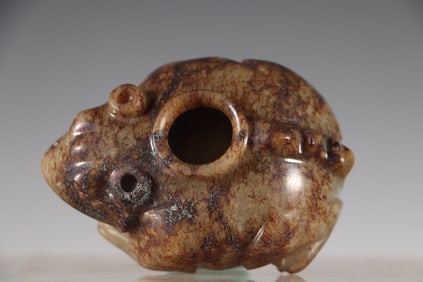 A piece of ancient jade frog wash