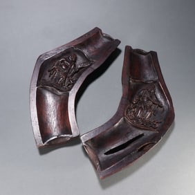 A pair of agarwood and two immortal town rulers