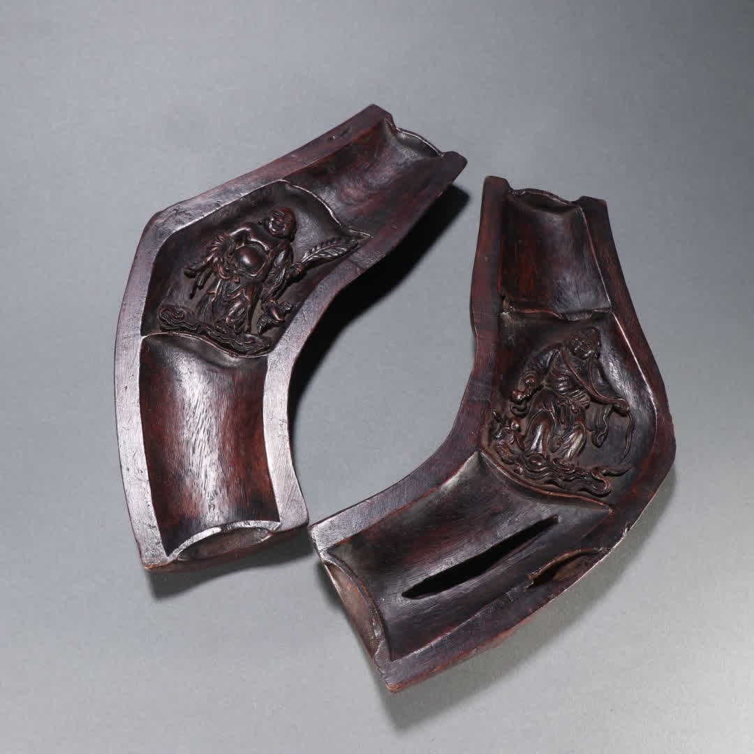 A pair of agarwood and two immortal town rulers (1 of 9)