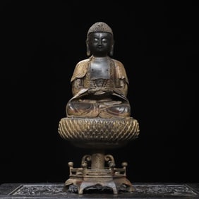 A bronze gold statue of the Northern Wei Buddha