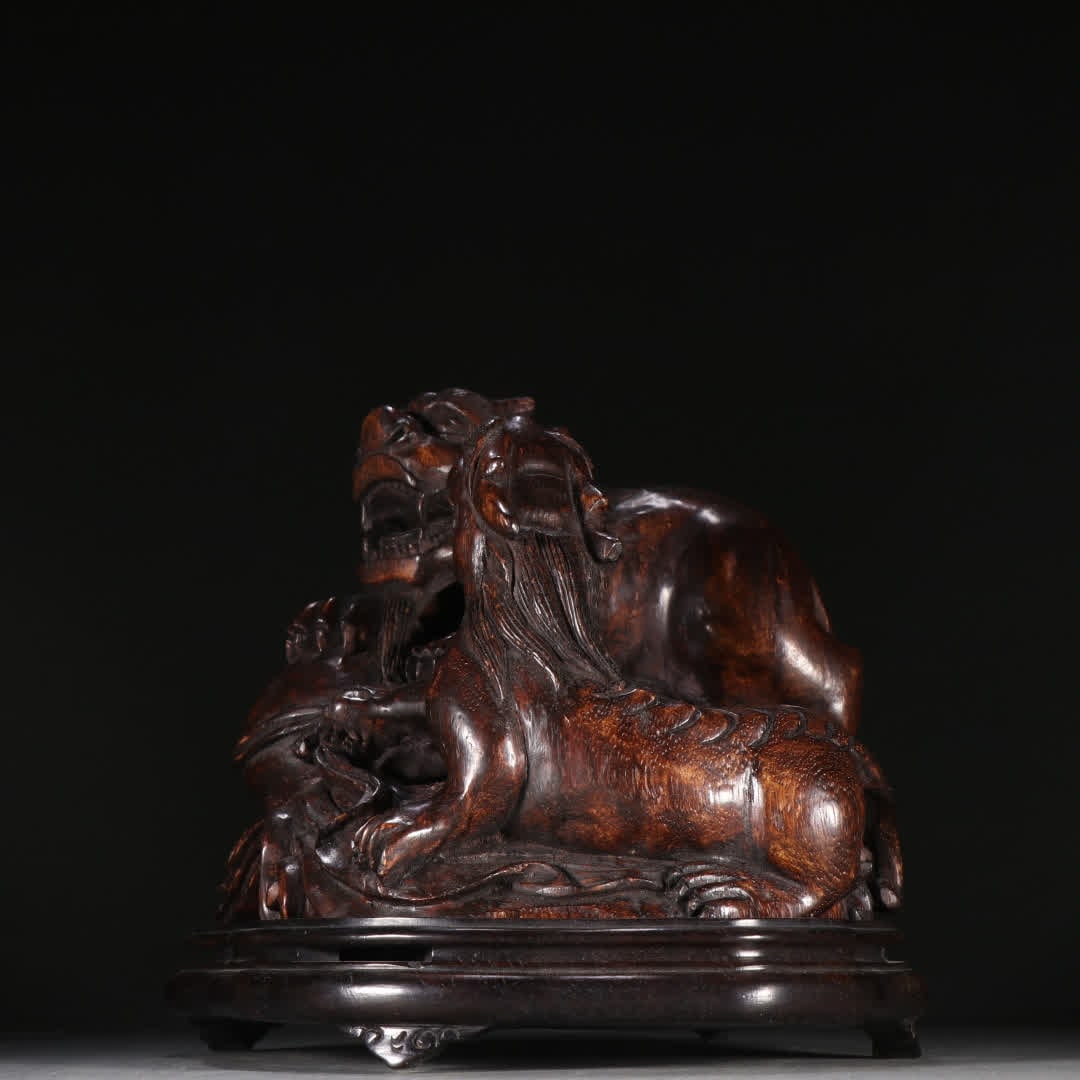 A piece of agarwood beast aromatherapy: Agarwood and auspicious beast aromatherapy SIZE: H:17cm W:19cm W:610g (The Dimensions Of All Batches Are Manually Measured.If You Need More Detailed Information, Please Contact Our Customer Service Be