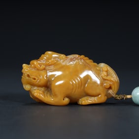 A piece of Qing Dynasty Tian Huangshi auspicious beast (Pixiu).