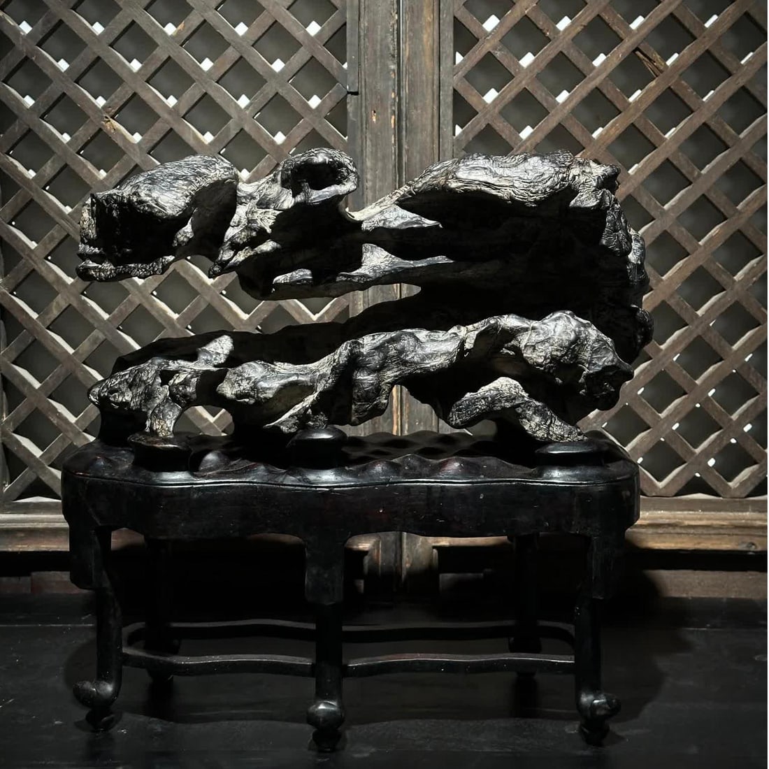 A Qing Dynasty Lingbi stone Qifeng ancient rhyme study ornament: Qing Dynasty Lingbi Shiqifeng ancient rhyme study ornament SIZE: L:54cm H:52cm T:22cm (The Dimensions Of All Batches Are Manually Measured.If You Need More Detailed Information, Please Contact Our Cus