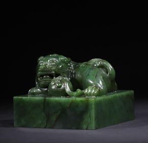 A giant jasper seal of the Qing Dynasty Taishi playing ball