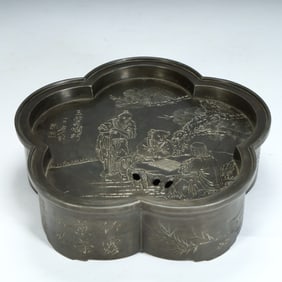 A late Qing tin begonia-shaped figure pattern tea boat