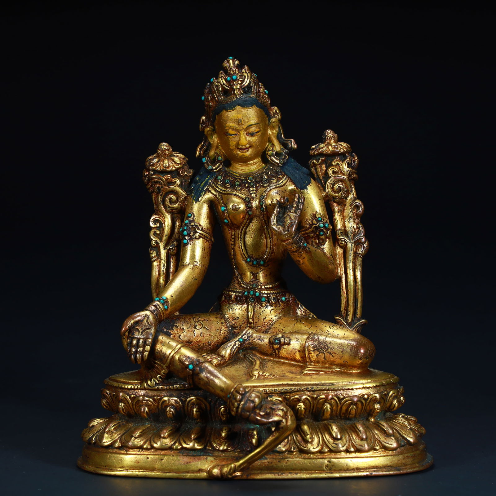A Qing Dynasty bronze gilt green Tara statue: Qing Dynasty copper gilt green Tara statue SIZE: H: 17.5cm L: 14.5cm W: 12cm W: 1.8kg (The Dimensions Of All Batches Are Manually Measured.If You Need More Detailed Information, Please Contact Our Cus