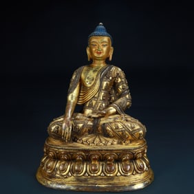 A gilded Buddha statue of Tibetan Buddhism in the Qing Dynasty