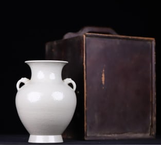 A Qing Qianlong imitation official glaze amphora