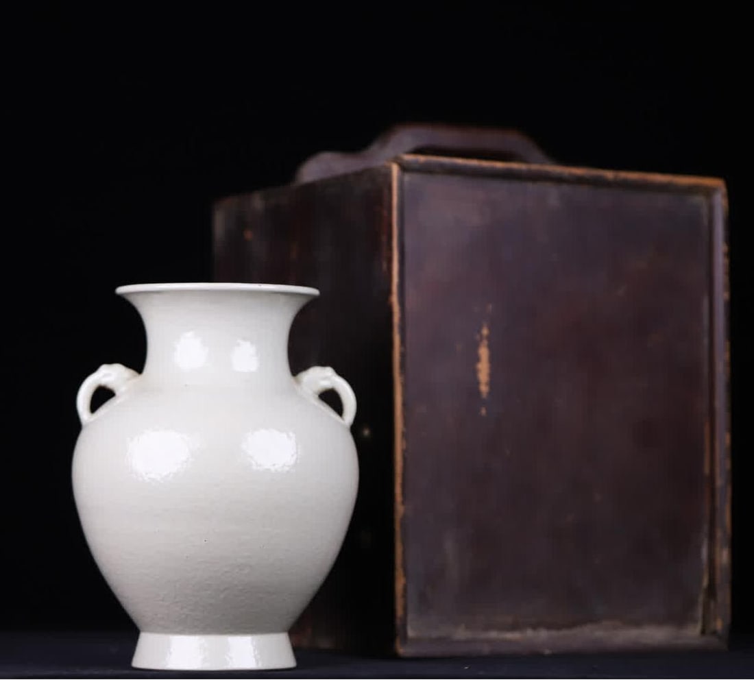 A Qing Qianlong imitation official glaze amphora (1 of 7)
