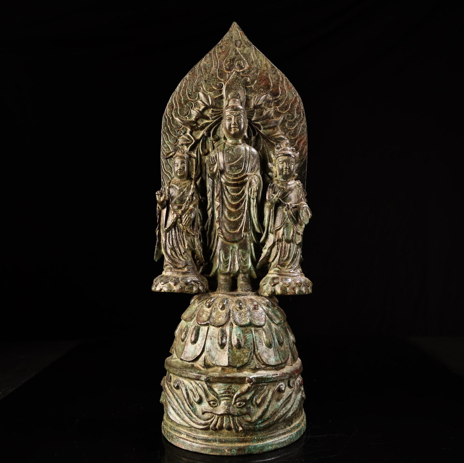 A Buddha statue of Shakyamuni's disciples (1 of 11)