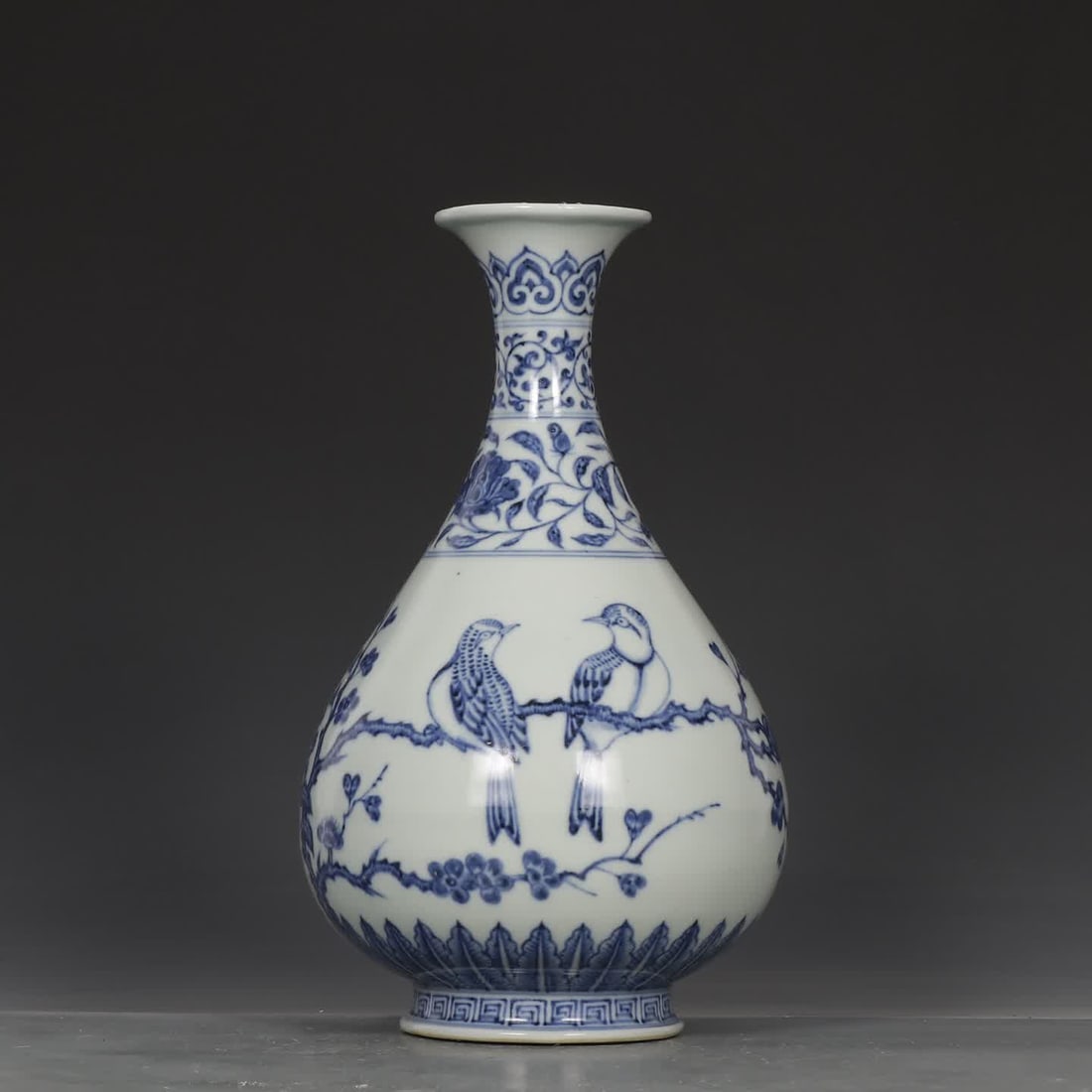 A piece of Ming Yongle blue and white broken branches flower and bird pattern jade pot spring (1 of 8)