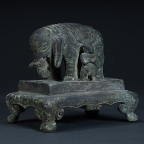 A copper incense insert with the theme of "peace and elephant" in the Qing Dynasty