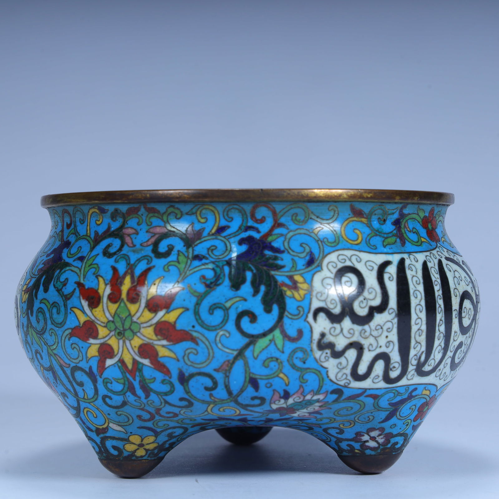 A Qing Dynasty copper tire cloisonné enamel Arwen furnace (1 of 9)