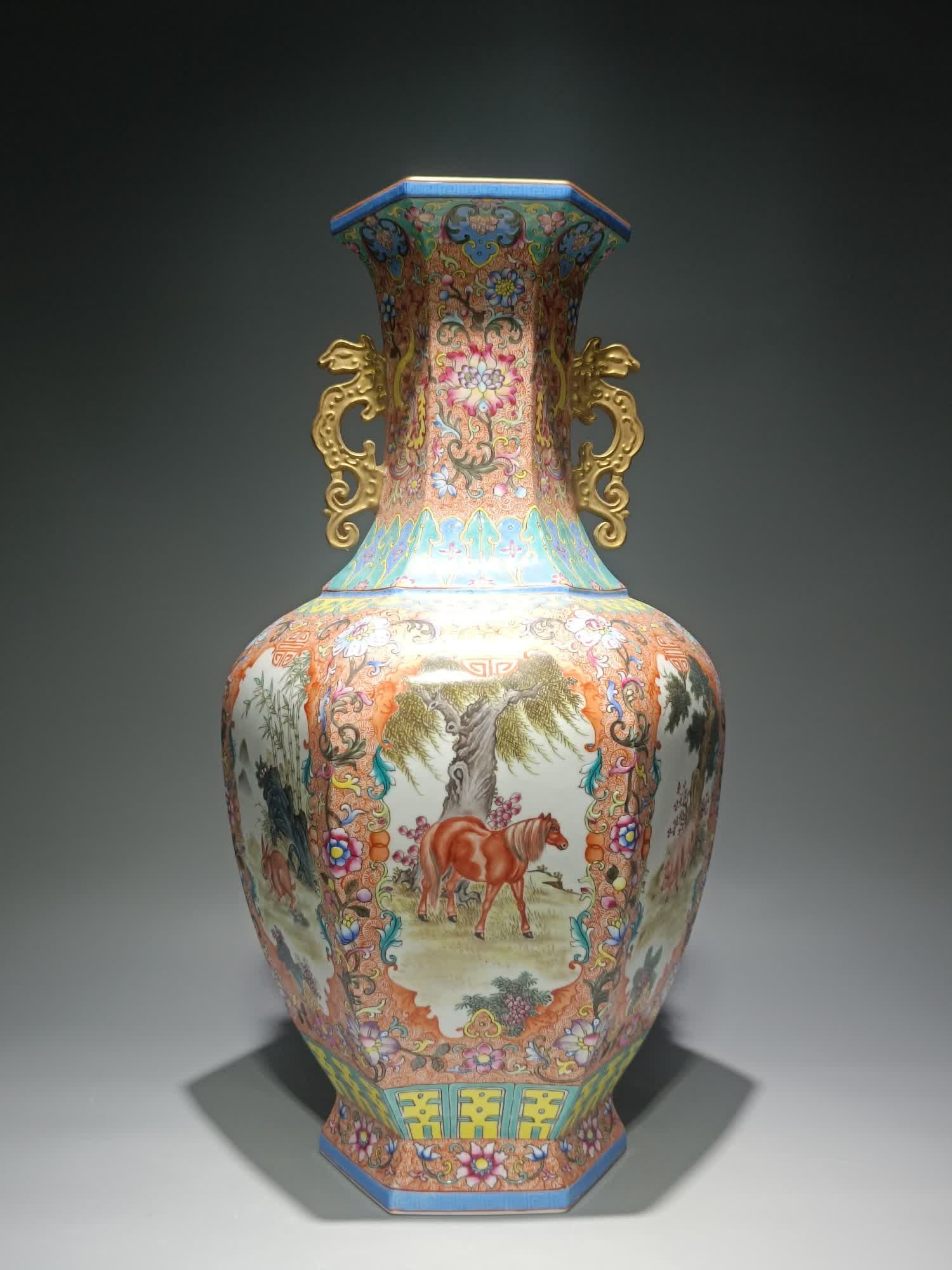 A piece of Qing Dynasty Qianlong color anchovy Fushou Lian consecrated beast amphora hexafectural (1 of 9)