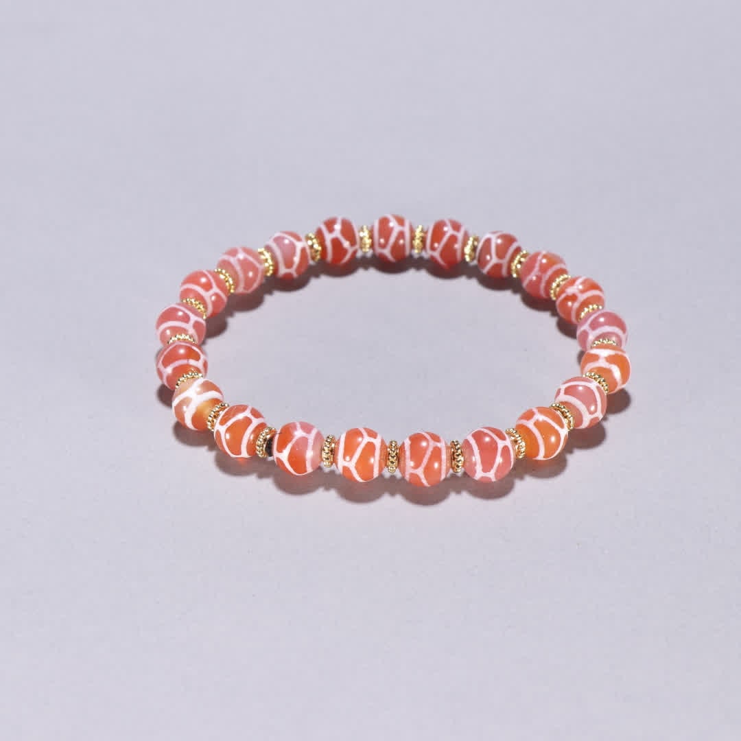 One agate bracelet: Onyx bracelets SIZE: Bead diameter 0.8cm W: 18.1g (The Dimensions Of All Batches Are Manually Measured.If You Need More Detailed Information, Please Contact Our Customer Service Before Bidding.)