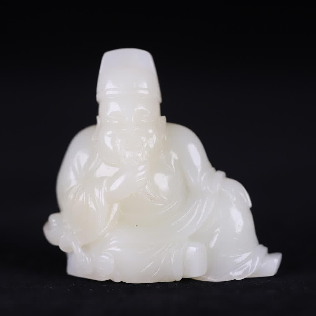 A Qing Dynasty Hetian jade star ornament: Qing Dynasty Hetian jade Luxing ornaments are carved with whole materials, the jade is warm and delicate, - using the core technique of round carving to accurately shape Lu Xing's facial demeanor (plu