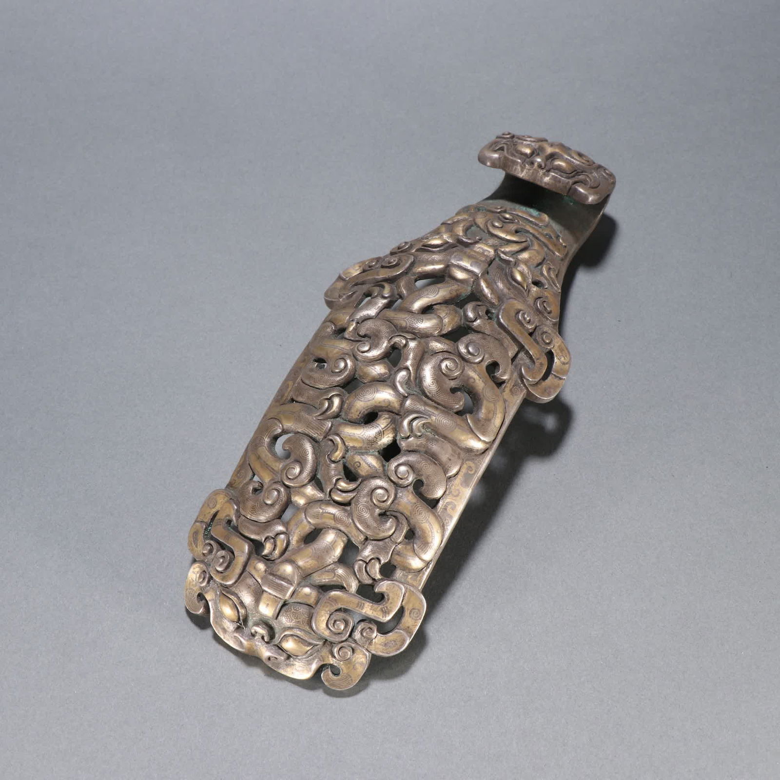 A silver gold belt hook (1 of 9)