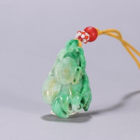 A Qing Dynasty jade Buddha hand pendant