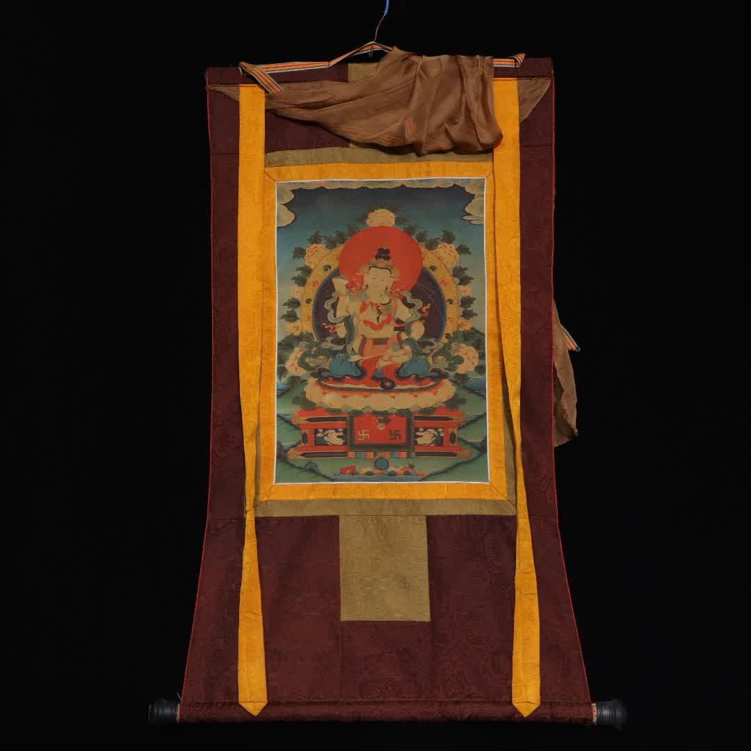 A Tibetan Buddha thangka: Tibetan tradition of the Buddha thangka SIZE: L:88cm W:46cm (The Dimensions Of All Batches Are Manually Measured.If You Need More Detailed Information, Please Contact Our Customer Service Before Biddi