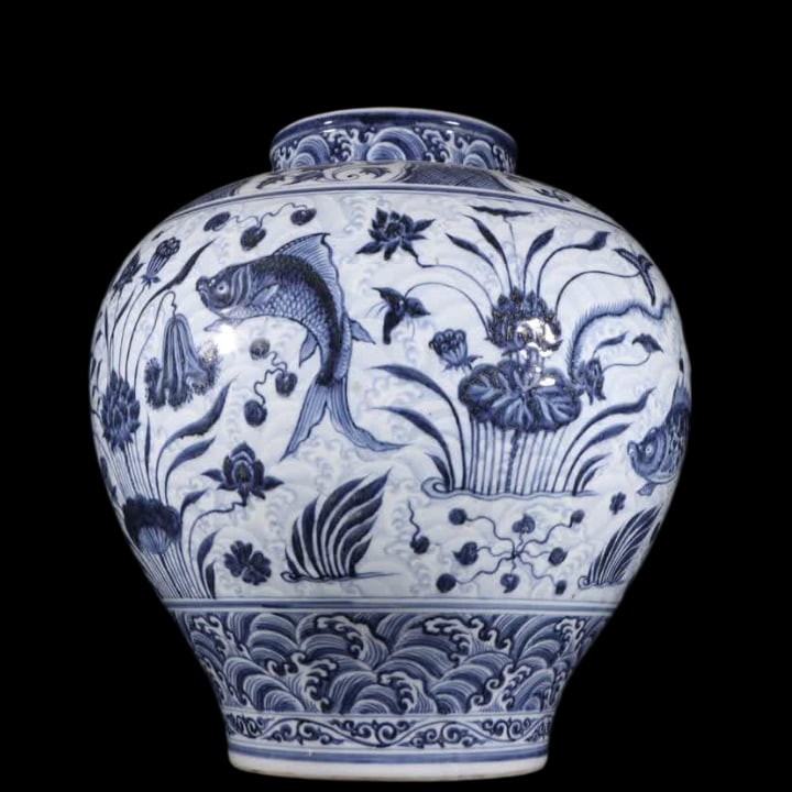 A large jar of Yongle mackerel algae pattern in the Ming Dynasty: Ming Dynasty Yongle mackerel algae pattern large jar SIZE: H: 41cm Belly diameter 37.5cm (The Dimensions Of All Batches Are Manually Measured.If You Need More Detailed Information, Please Contact Our