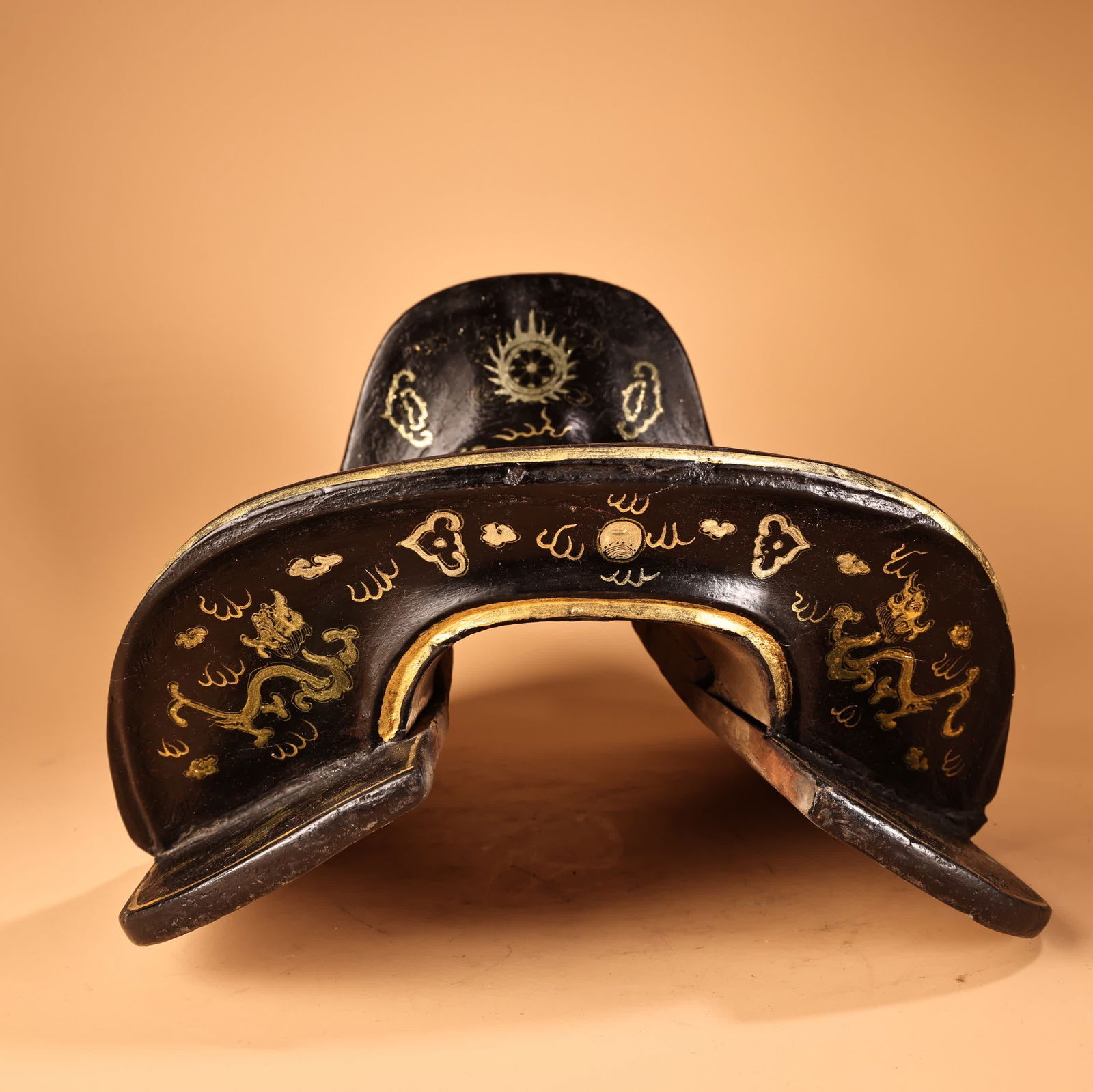 A lacquerware saddle - 4