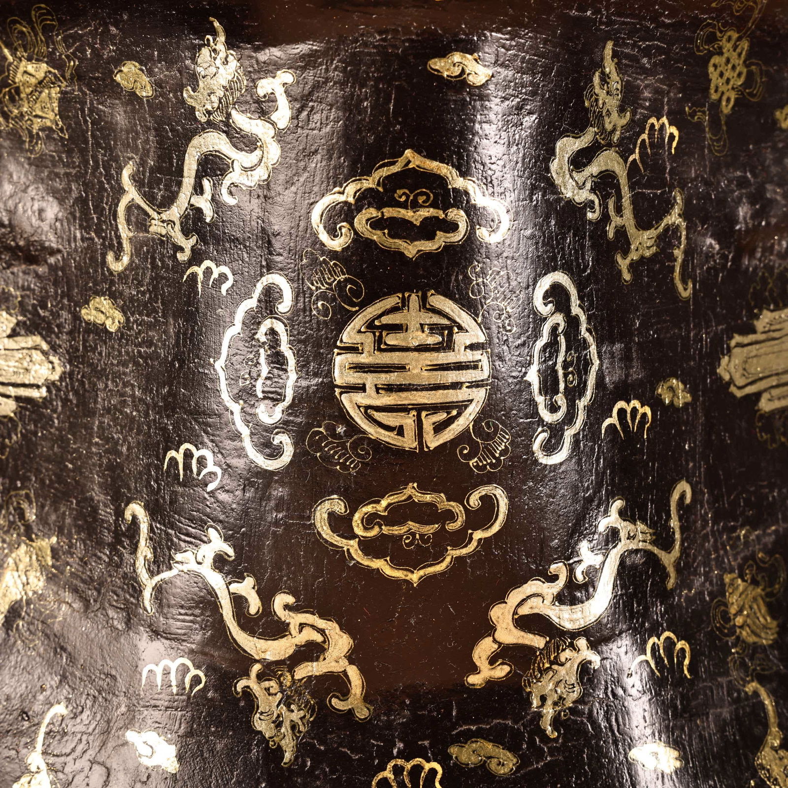 A lacquerware saddle - 7