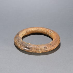 A copper pinching silver wire bracelet