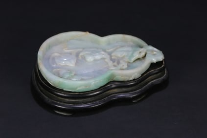 A piece of Qing Dynasty study elegant natural jade gourd wash