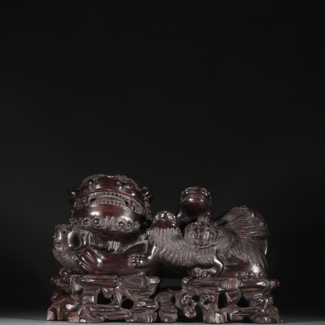A Qing Dynasty agarwood child and mother beast ornament: Qing Dynasty agarwood mother beast ornament SIZE: H:16.2cm W:24.2cm W:1000g (The Dimensions Of All Batches Are Manually Measured.If You Need More Detailed Information, Please Contact Our Customer