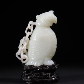 A white jade lid jar of Hetian jade phoenix head in the Qing Dynasty