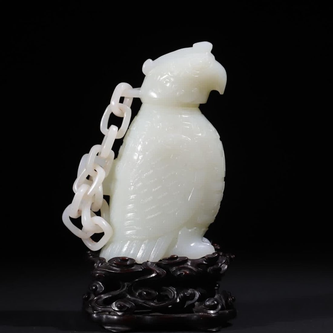 A white jade lid jar of Hetian jade phoenix head in the Qing Dynasty (1 of 9)