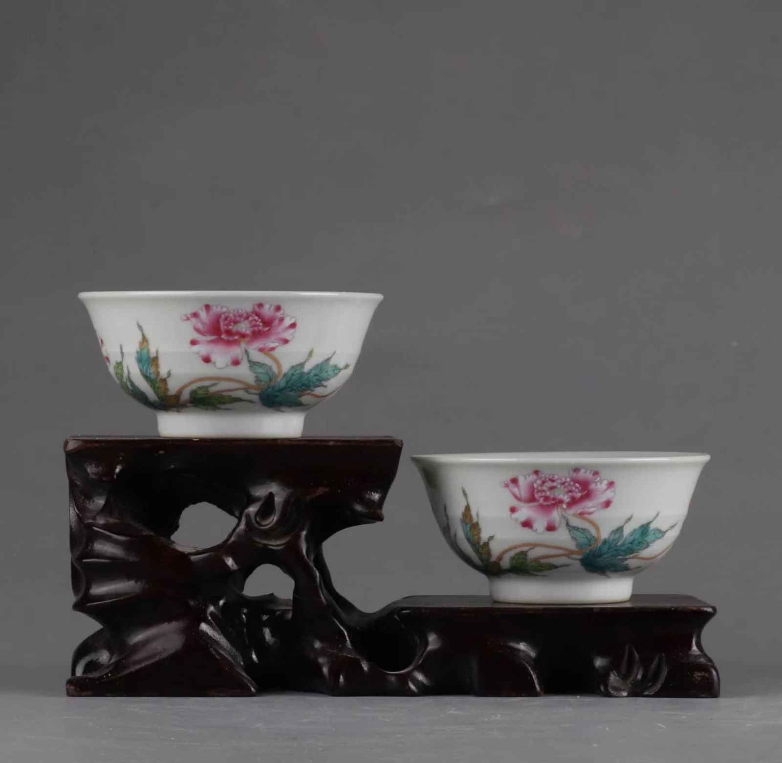 A pair of Qing Yongzheng pastel melons and fruits: Qing Yongzheng pastel melons and fruits are cupped one after another SIZE: H:4.2cm D:9cm (The Dimensions Of All Batches Are Manually Measured.If You Need More Detailed Information, Please Contact Our