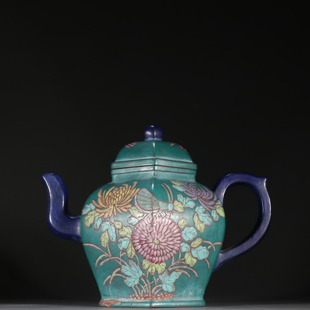 A Qing Dynasty purple sand painted pattern teapot (1 of 9)