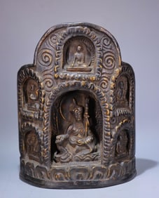 A Qing Dynasty agarwood magnolia peanut master Buddha shrine