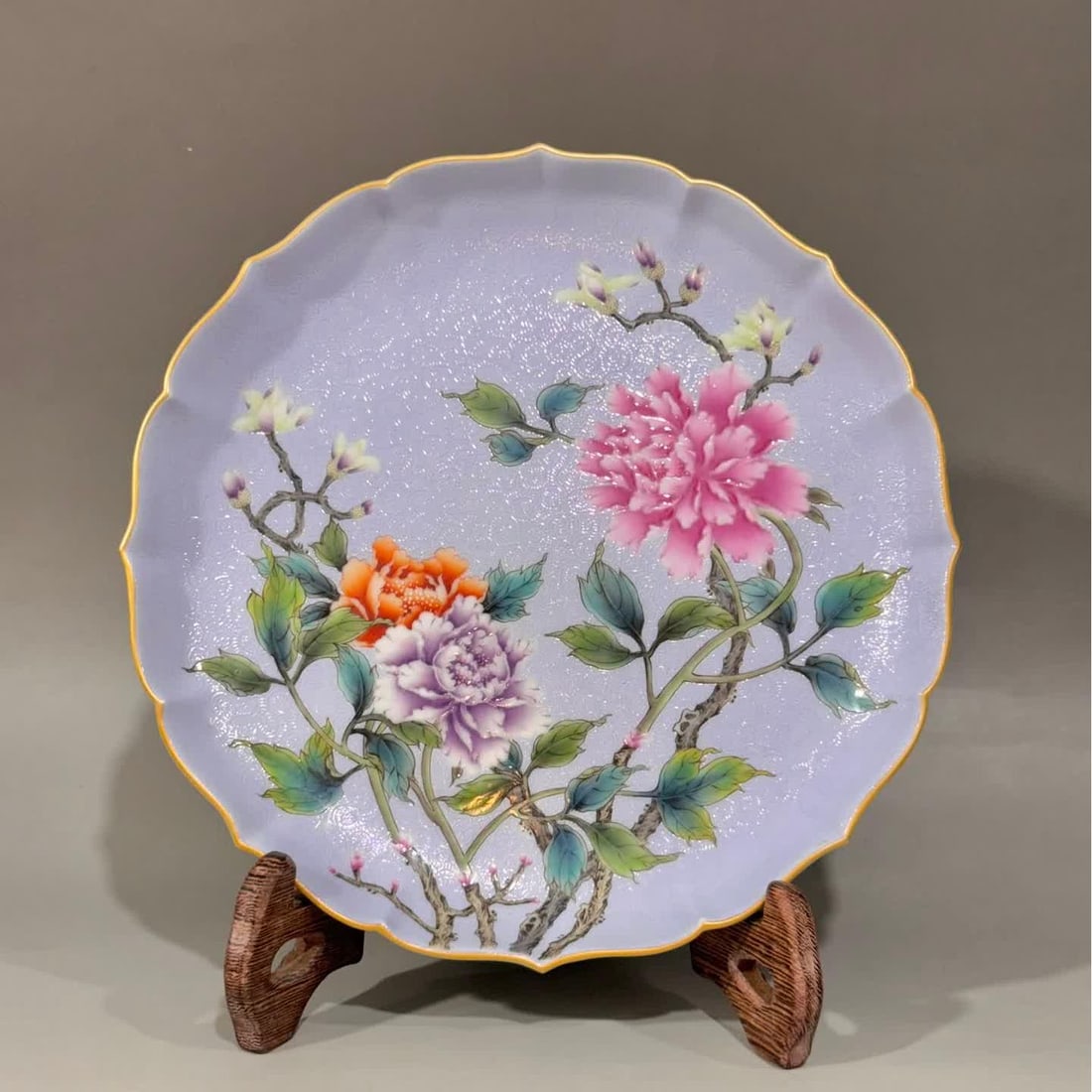 A piece of Qianlong year vermilion and purple anchovy flower pattern enamel peony magnolia gilded (1 of 6)