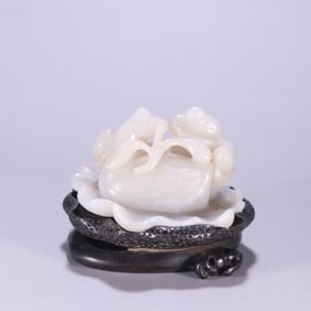 A piece of Qing Dynasty Hetian jade double goose pen lick