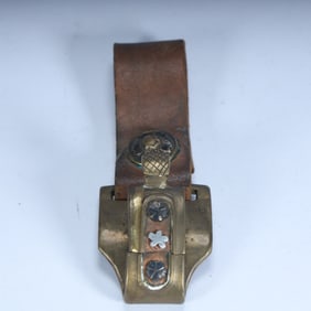 A Japanese officer during the Republic of China period was hung with a bronze inlaid silver knife