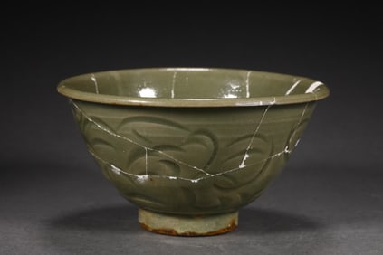 A fragment of a Northern Song Dynasty Yaozhou kiln bowl