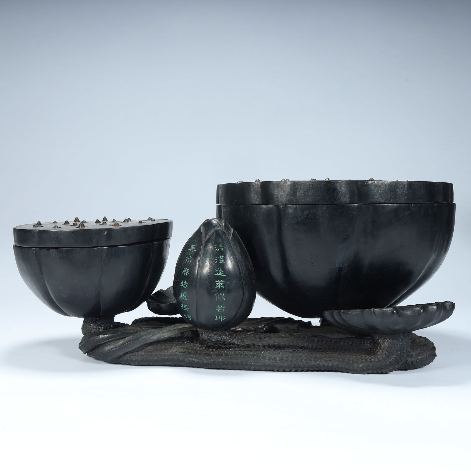 A Qing Dynasty agarwood carving "lotus-shaped aromatherapy box (1 of 11)