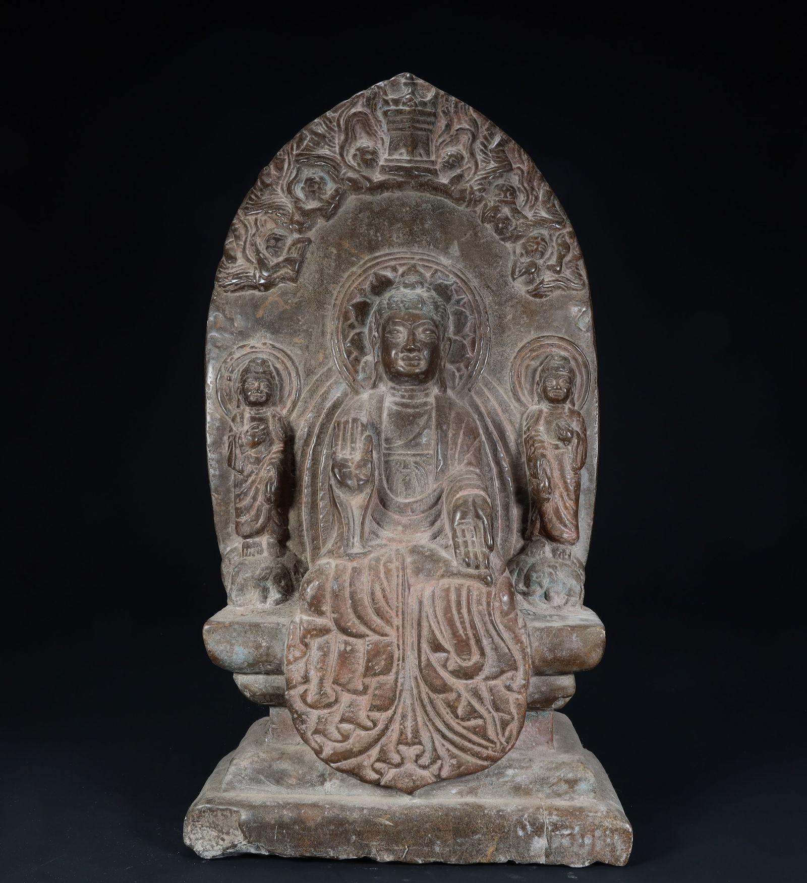 A statue of three statues of one Buddha and two disciples in the stone back screen of the Northern: Northern Dynasty stone back screen style one Buddha and two disciples three statues SIZE: H: 54.5cm L: 28.5cm W: 12.5cm W: 24.6kg (The Dimensions Of All Batches Are Manually Measured.If You Need More