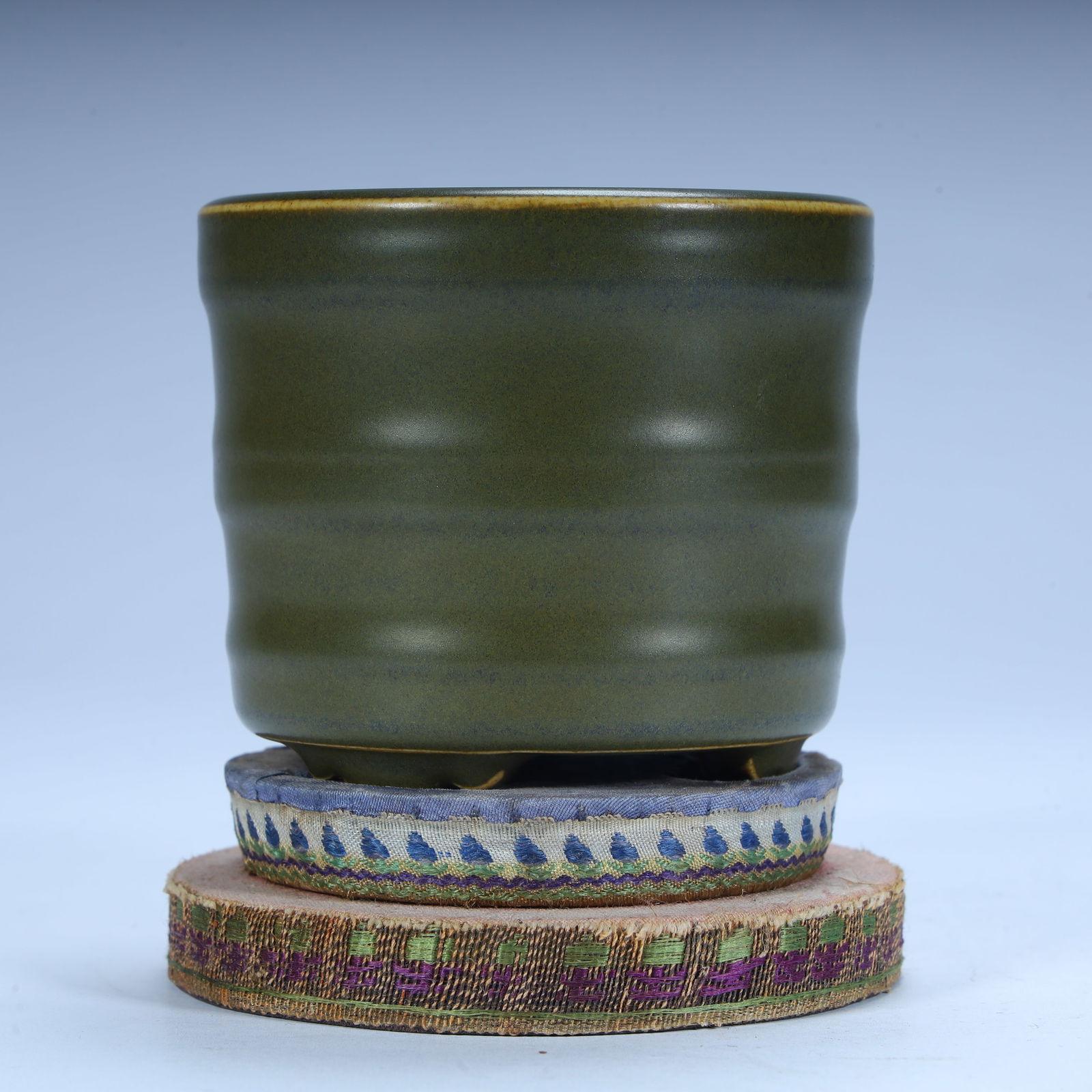 A Qing Dynasty tea powder glazed bamboo joint-shaped incense burner (1 of 10)