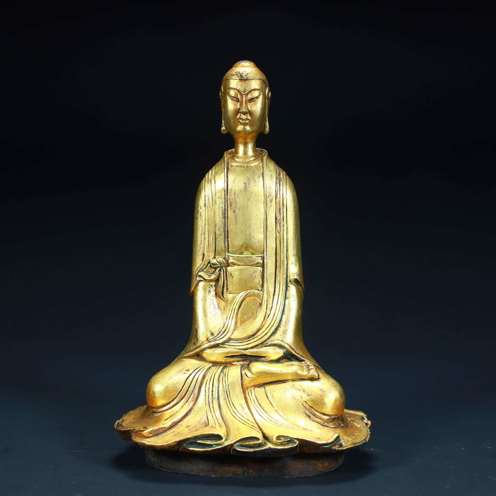 A bronze gilt Arhat statue of the Qing Dynasty (1 of 10)