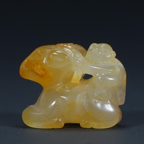 A Qing Dynasty agate "immediately enfeoffed as a marquis" carving