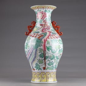 A Qing Qianlong Doucai gold-painted phoenix pattern amphora