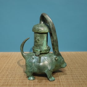 A piece of bronze-double cow lamp