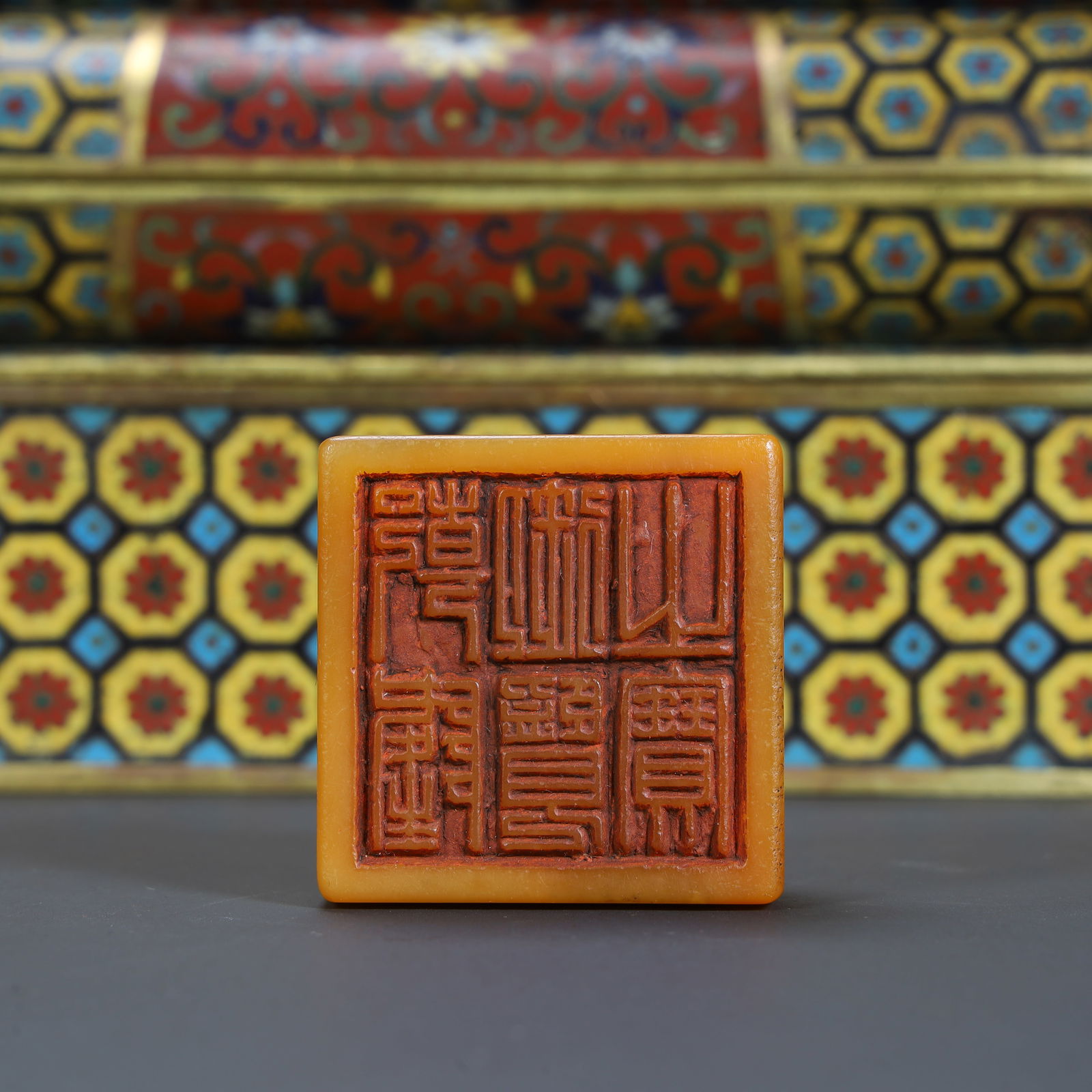 A Han Dynasty green jade beast button overprint (a set): Han Dynasty green jade beast button overprint (a set) SIZE: H: 17cm L: 13cm W: 13cm Total W: 3.1kg (The Dimensions Of All Batches Are Manually Measured.If You Need More Detailed Information, Please Co