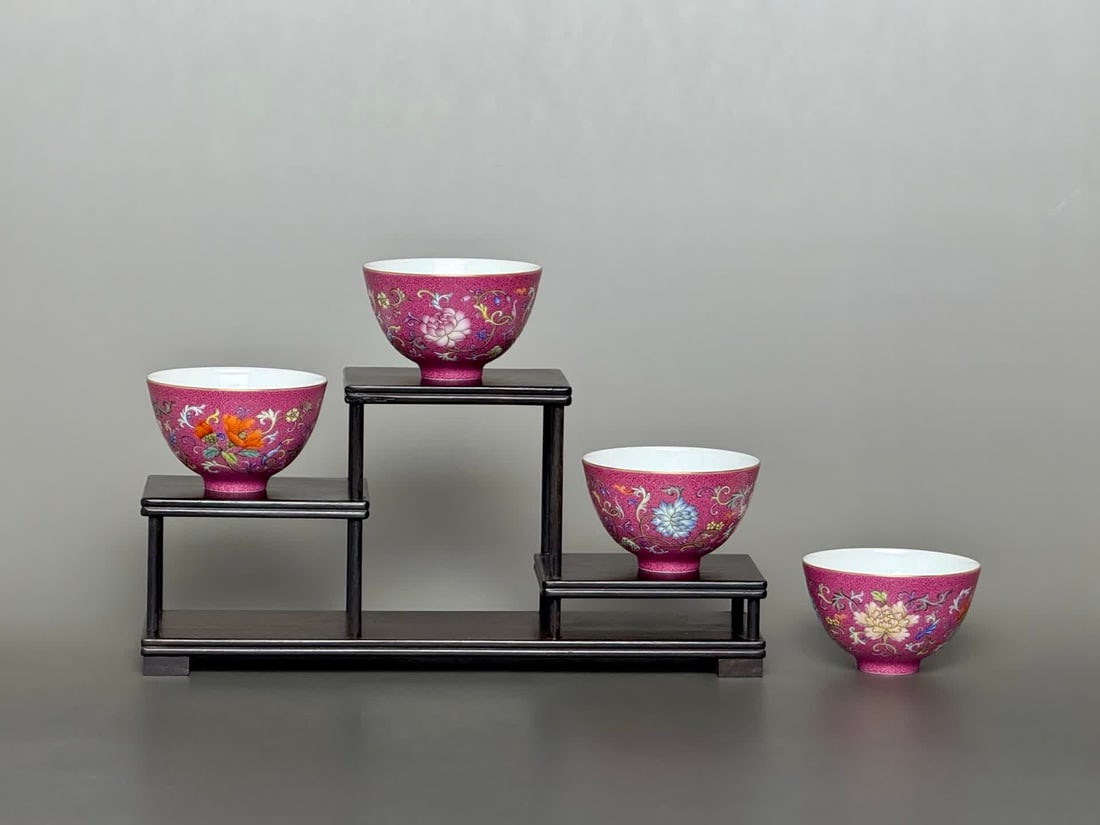 A set of Qianlong year system carmine red anchovy flower four seasons flower gold-painted chicken (1 of 9)