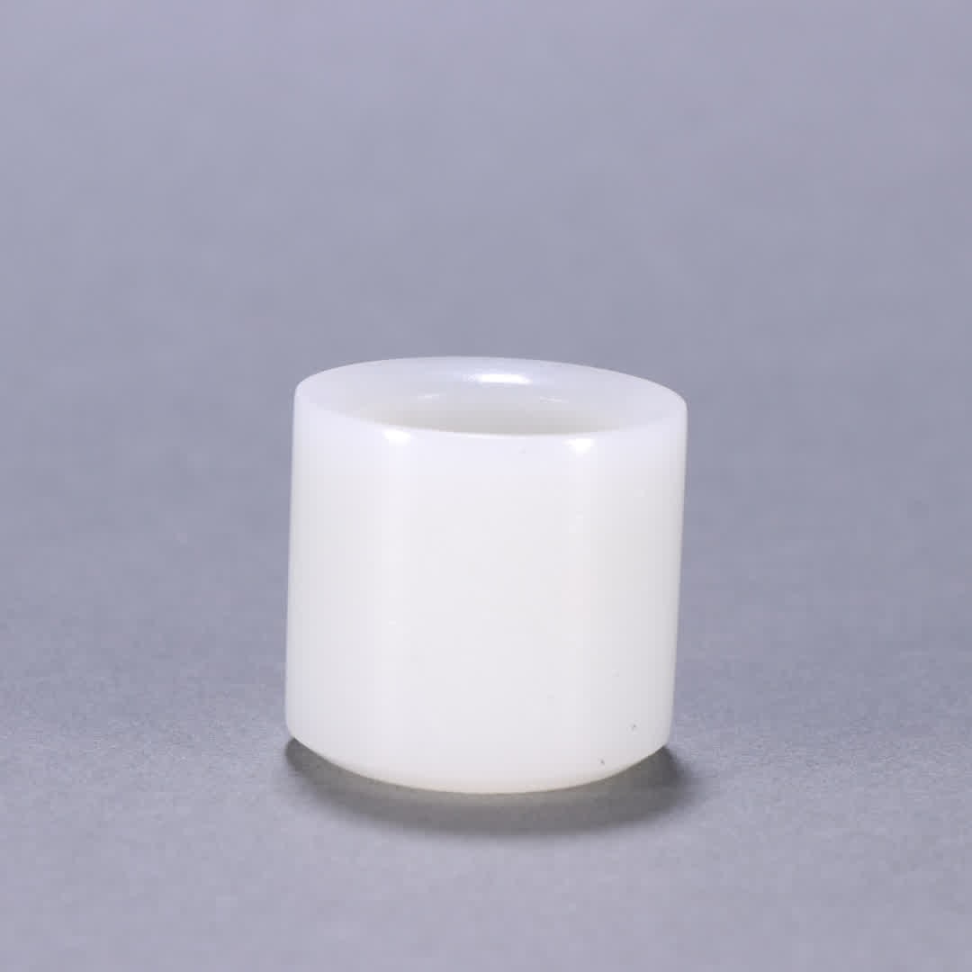 A piece of Qing Dynasty Hetian jade finger: Qing Dynasty Hetian jade finger SIZE: Inner diameter 2.2cm W:3cm W:38.4g (The Dimensions Of All Batches Are Manually Measured.If You Need More Detailed Information, Please Contact Our Customer Service