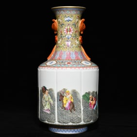 A Qing Qianlong pastel Eight Immortals character pattern bottle